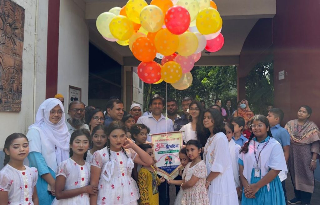 শিশু দিবসে সংগীত,নৃত্য এবং আবৃত্তি পরিবেশন ফরিদপুরের শিশুদের