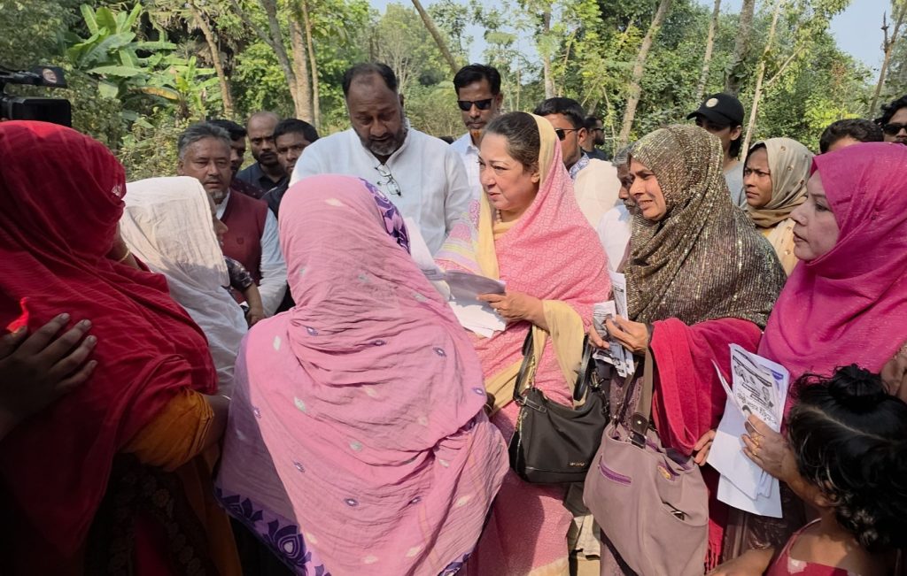 ফরিদপুর- ০৩ আসনে ধানের শীষের প্রার্থীর গণসংযোগ, জামায়াতের বিরুদ্ধে বিকাশ নম্বর নেওয়ার অভিযোগ