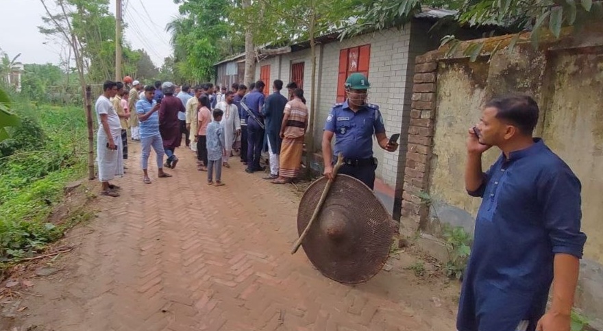 ঈদের দিনে দুই পক্ষের সংঘর্ষে আহত ১০