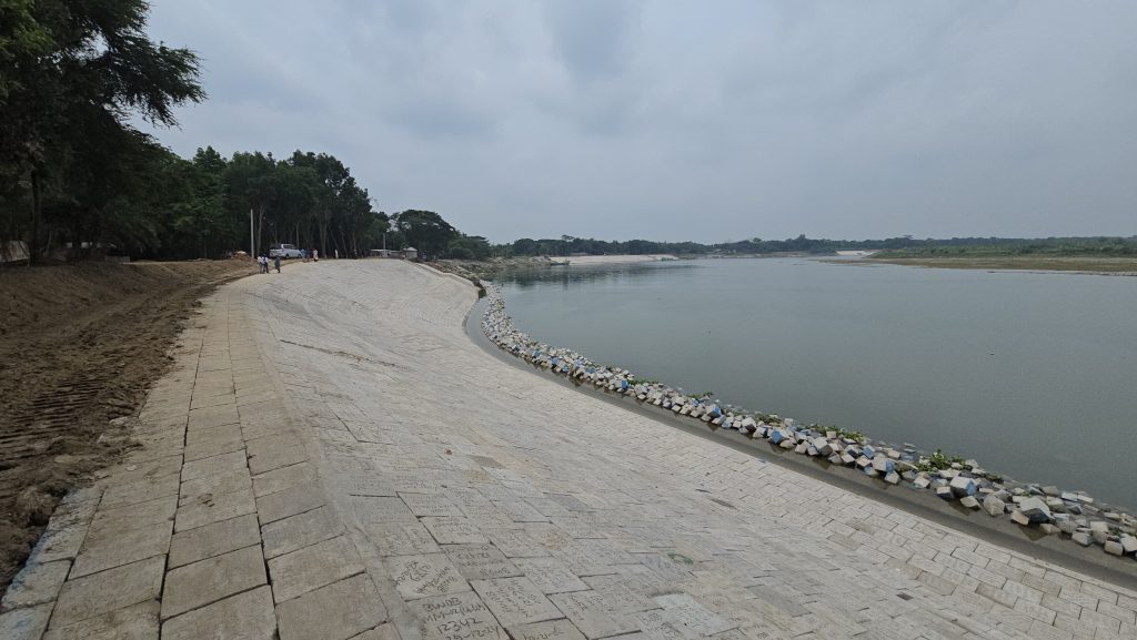 স্থায়ী বাঁধে মধুমতি পাড়ে স্বস্তির হাসি