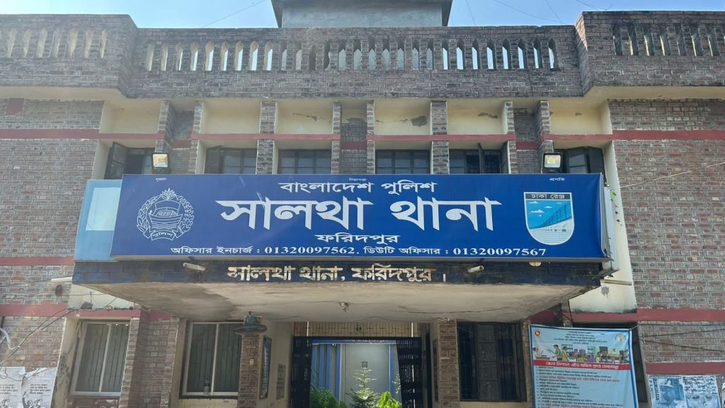 সড়কে পড়েছিল কুপিয়ে হত্যা করা যুবকের লাশ