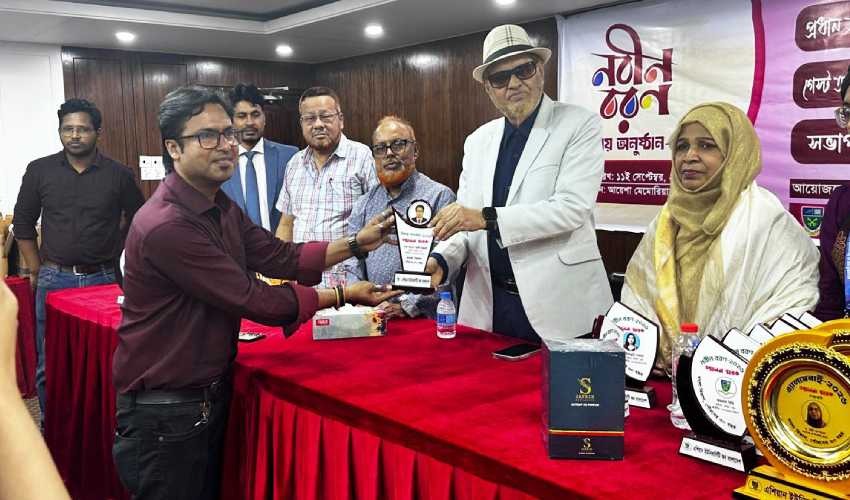 প্রাইভেট বিশ্ববিদ্যালয়ে বাংলা বিভাগ রাখা নিয়ে আপত্তির স্মৃতিচারণ অধ্যাপক সাদেকের