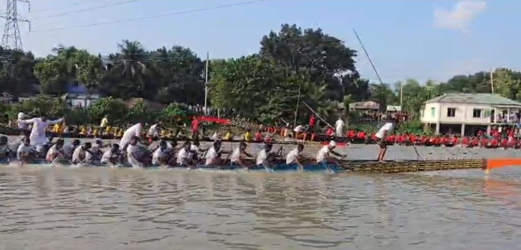 “আবার নৌকা বাইচ হওয়ায় আমরা খুবই আনন্দিত”
